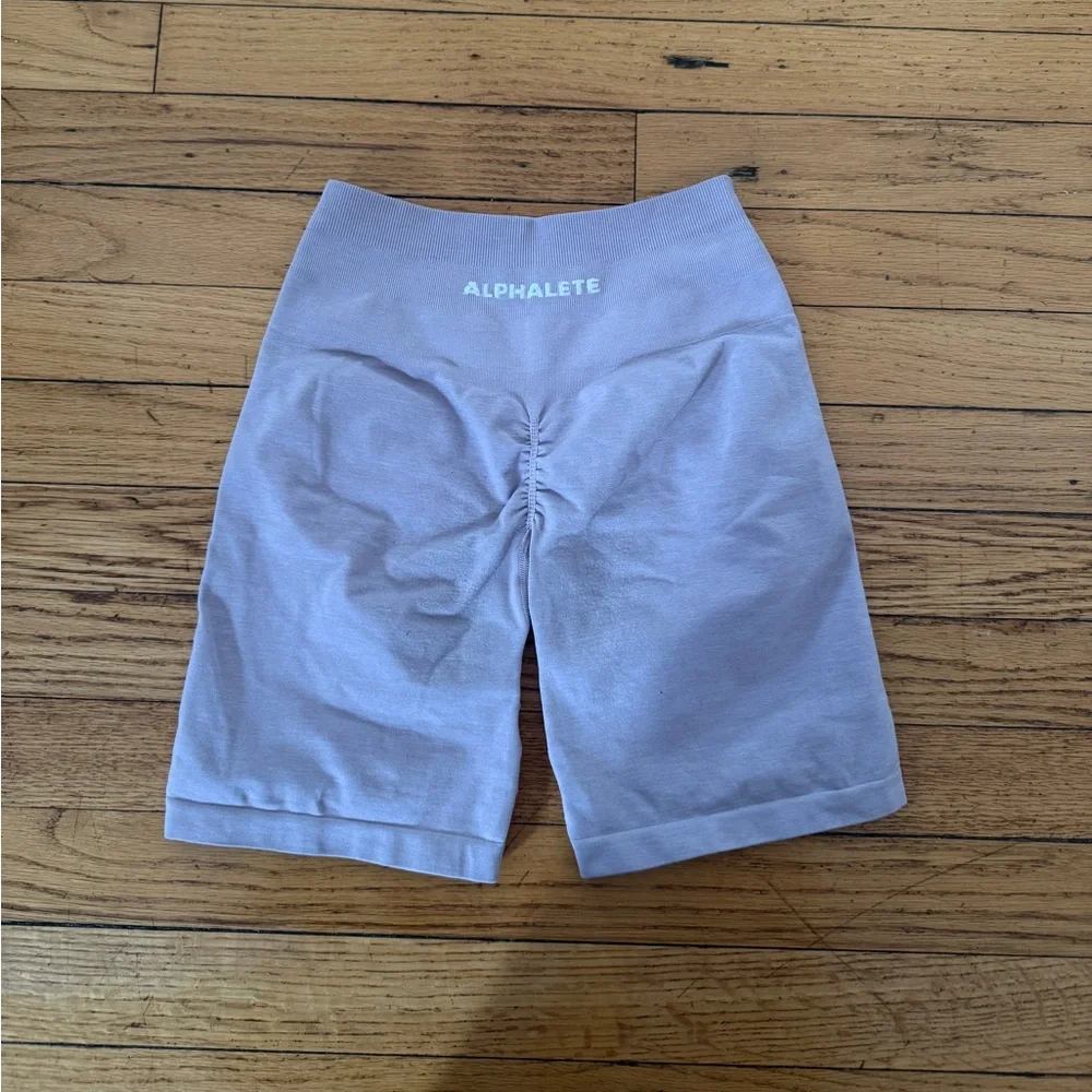 Alphalete Amplify OG biker shorts - Picture 3 of 4